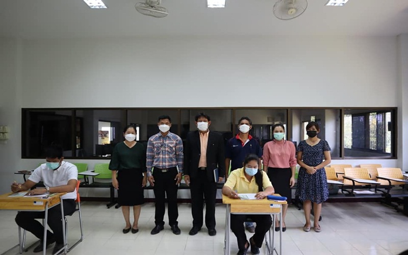 Read more about the article วันที่ 24 มิถุนายน 2564 วิทยาลัยการอาชีพบ้านแพ้ว ได้จัดสอบพนักงานราชการทั่วไป ตำแหน่ง ครู โดยมี นายจรูญ อินไข มาเยี่ยมชมความเรียบร้อยและให้กำลังใจผู้เข้าสอบ